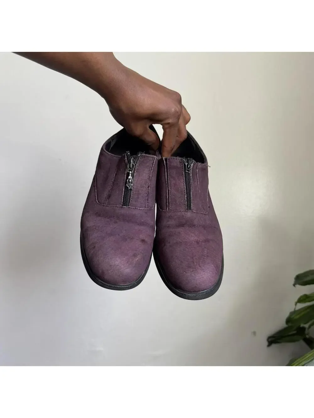 Vintage‎ 90s Hush Puppies Plum Suede Front-Zip Loafers size 8